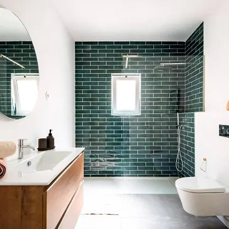 The View Of * Λάγος